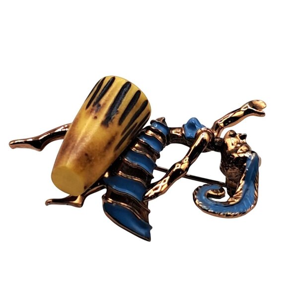 Vintage Dancing Drummer Brooch Untested Bakelite Figural Enamel Lady PIn Costume - Picture 3 of 12